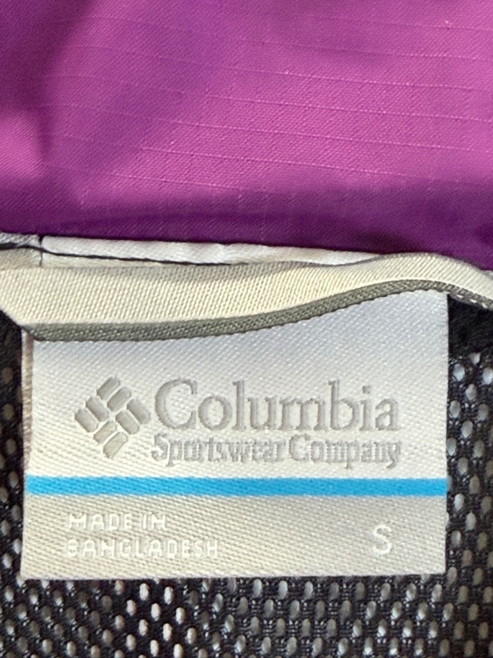 Columbia Women's Magenta Lightweight Waterproof Jacket - Picture 7 of 11